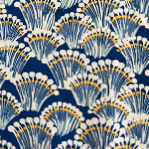 Jay McLaughlin, ladies quarter, zip, contemporary top pattern, stretchy, small. - Picture 2 of 10